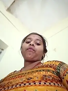 Webcam Model (Ashma2)  is live.Free join now!