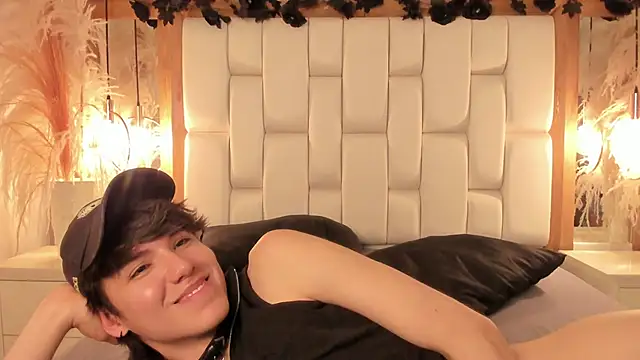 daphne_and_roger (Ask my age) - Let us see that sweet pussy