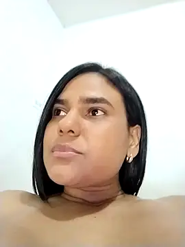 Webcam Model (AntonellaShot)  is live.Free join now!