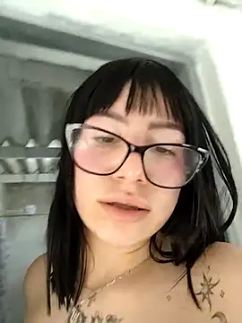 Kitty_Melodi from StripChat is Freechat