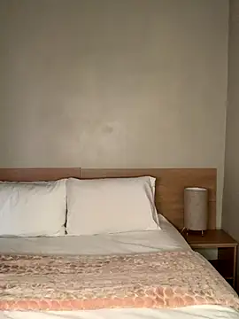 Webcam Model (Scarlettxx21)  is live.Free join now!