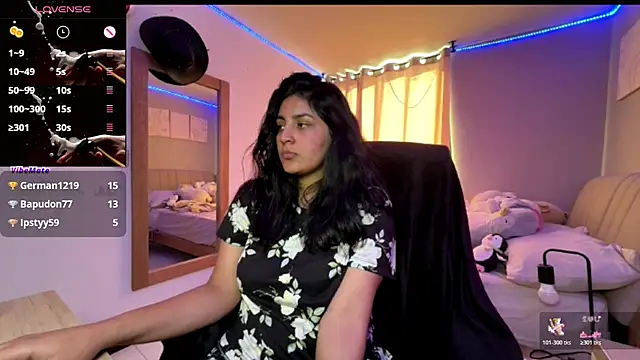 cloe_small live cam screenshot female from Colombia on Home.Pink — Cozy Live Cams & Chat