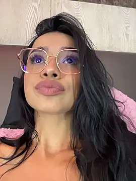 Webcam Model (Bella_Smiith_)  is live.Free join now!