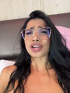 Webcam Model (Bella_Smiith_)  is live.Free join now!