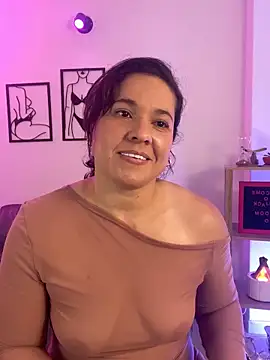 leiablack live cam screenshot female from Colombia on Home.Pink — Cozy Live Cams & Chat