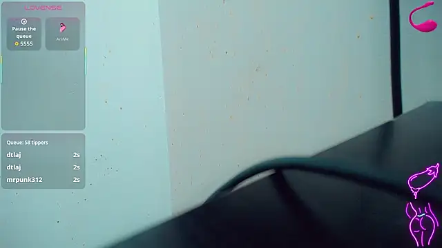 caribbean_passion_ live cam screenshot tranny on Token.Show — Token Tipping & Live Cams