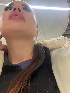 beautydiamond (F young) - Finger ass in the CAB