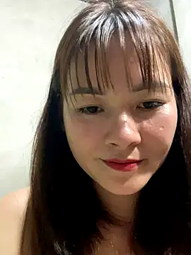 Webcam Model (Star_fruit)  is live.Free join now!