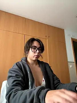 Webcam Model (Kitty5348)  is live.Free join now!