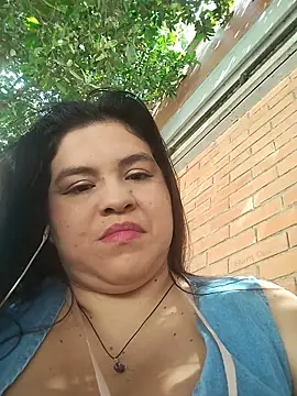 Webcam Model (LucyDiamonds1)  is live.Free join now!