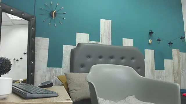 ian1_ (M twink) - I deserve hard slaps my face