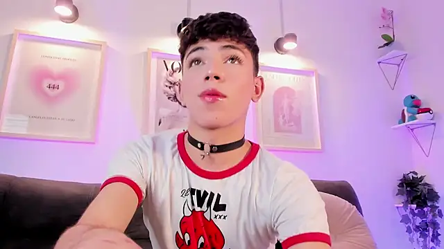 evan_voss (M twink) - look my precum