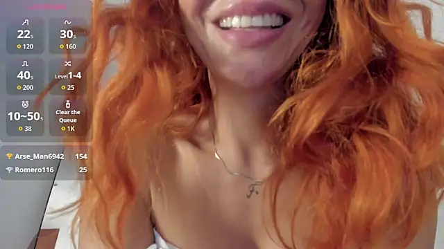 avacollinss (F milf) - Spanking ass and tits