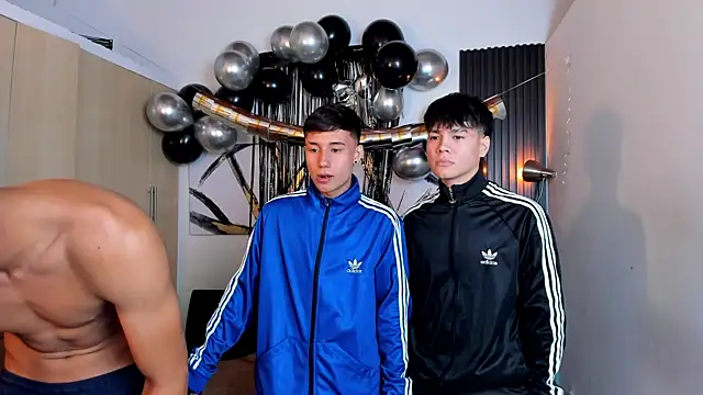 Sweet_WallenV2 live cam screenshot males on Home.Pink — Cozy Live Cams & Chat