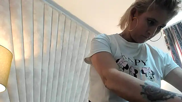  Jade_squirtt chat room