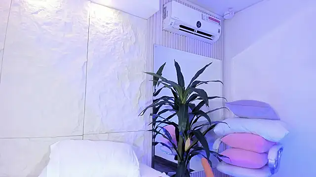 avymilton - AvyMilton's free webcam - UK Sex Cams