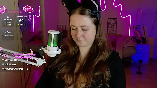 lizzyshine - LizzyShine's free webcam