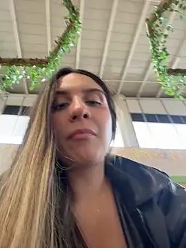 sarah_honey__ from StripChat is Freechat