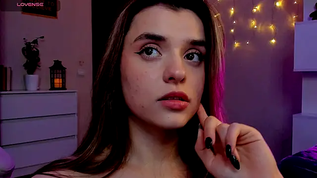 charmingvixen - CharmingVixen's free webcam - UK Sex Cams