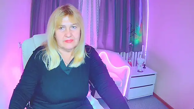 EmmaEllison live cam screenshot female on Wobip – Live Webcams, Clips & GIFs