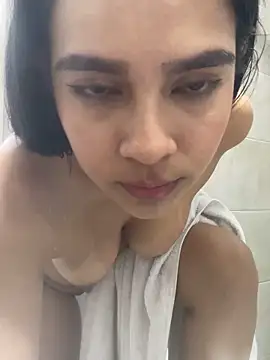 Webcam Model (Valery_lux16)  is live.Free join now!