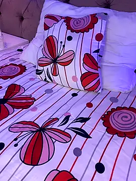 Webcam Model (Sussan__)  is live.Free join now!