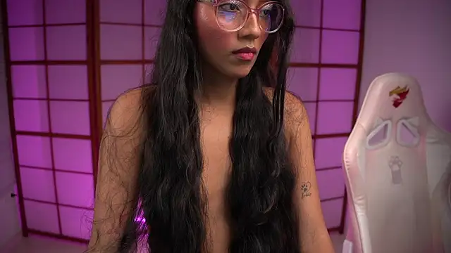 small_emilie - Small_emilie's free webcam - UK Sex Cams