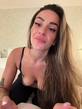 Webcam Model (-Alisa)  is live.Free join now!