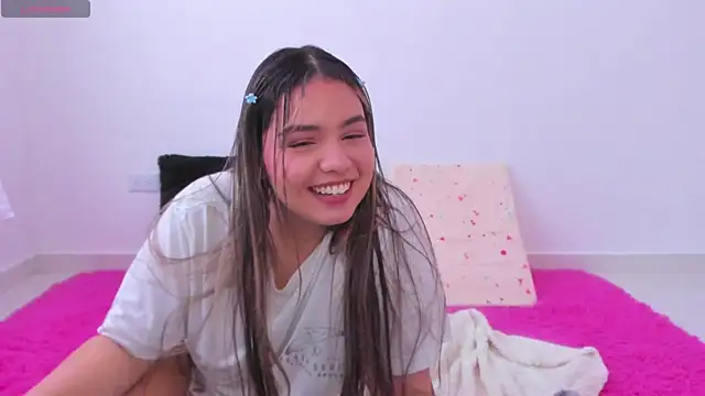 Alana_Banana_ live cam screenshot females from Colombia on Home.Pink — Cozy Live Cams & Chat