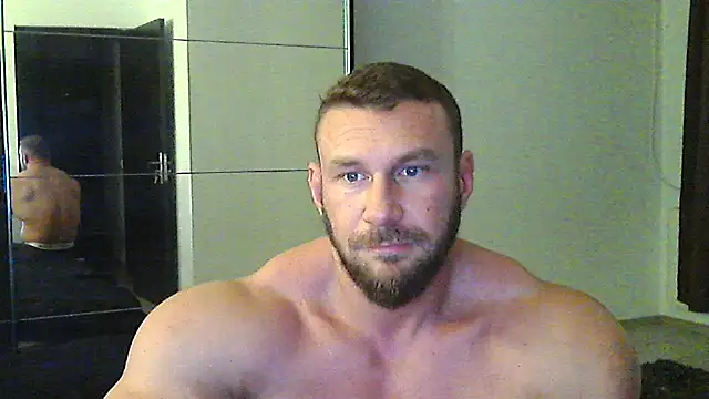 muscularkevin (M young) - 25 flash, creamy cum at goal :x