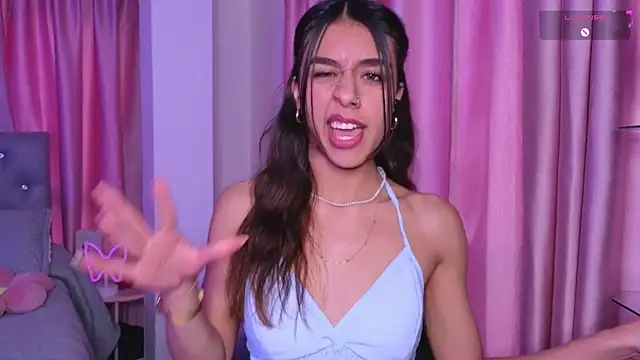 emiily_scott1 - Emiily_Scott1's free webcam - UK Sex Cams