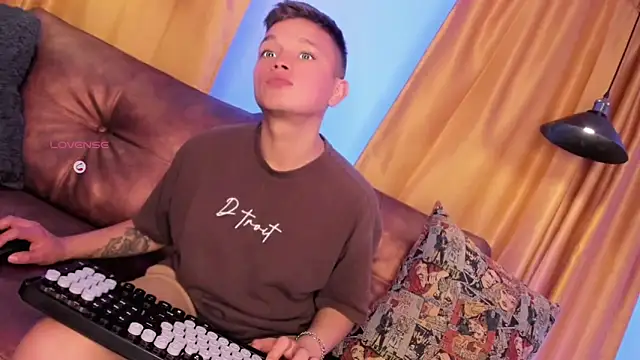 tim_wolf (M young) - Hi Timmy 🤩  Show me more :devil: