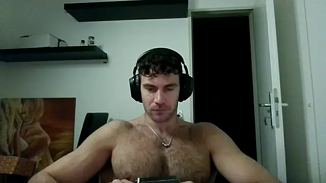 alpha-hunk - Alpha-hunk's free webcam - UK Sex Cams