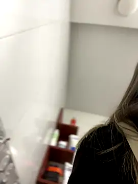 Webcam Model (Abby-LS)  is live.Free join now!