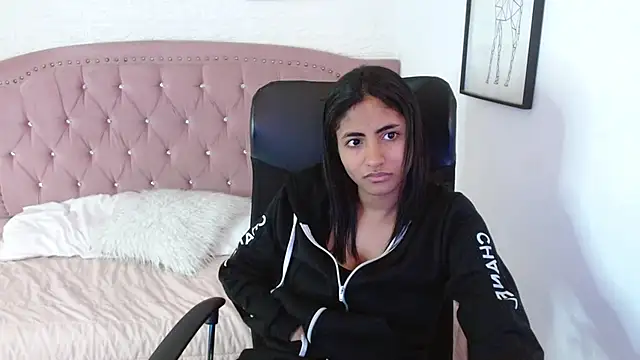 shaneelle - Shaneelle's free webcam - UK Sex Cams