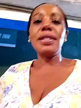 Webcam Model (BustieMandy)  is live.Free join now!