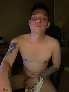 latava Live Webcam on Stripchat