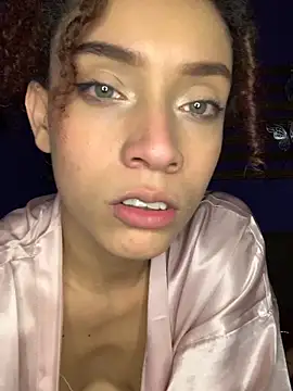 Webcam Model (Adrianita-Fox)  is live.Free join now!