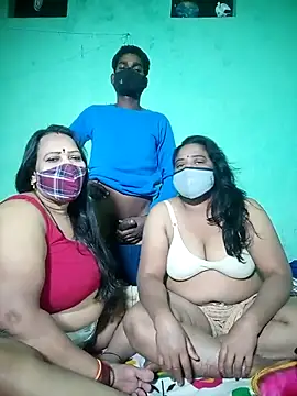 LoveOnStream from StripChat is Freechat