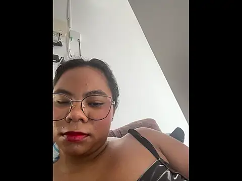 britanny-stone live cam screenshot female from Colombia on Home.Pink — Cozy Live Cams & Chat