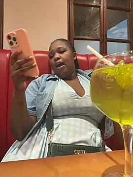 Webcam Model (SEXYBOOBS21D)  is live.Free join now!