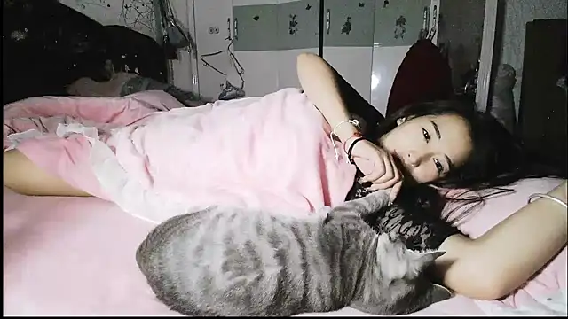 hebe-02's Stripchat show and profile