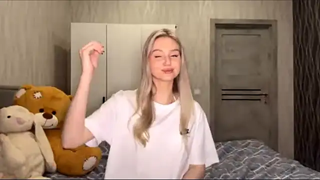  MoonlitCrystalia chat room