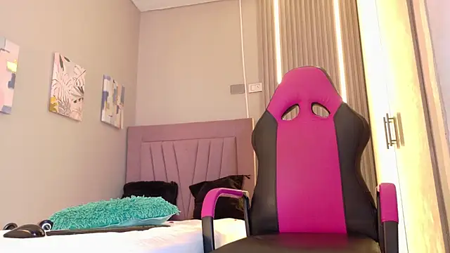 laly_cherry_ - Laly_Cherry_'s free webcam - UK Sex Cams