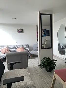 Webcam Model (_Maraa)  is live.Free join now!