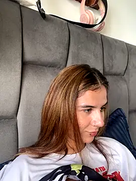 allieyourgirl - AllieYourGirl's free webcam - UK Sex Cams