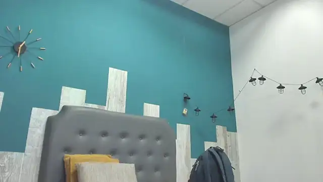 ian1_ (M twink) - I deserve hard slaps my face