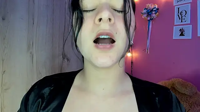 agnes_213 - Agnes_213's free webcam