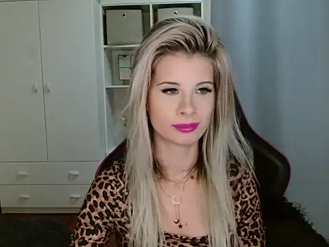 kristineglow - KristineGlow's free webcam - UK Sex Cams