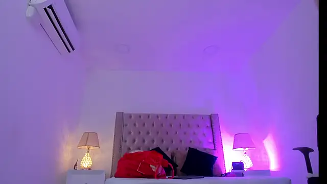 candiegilson__ - CandieGilson__'s free webcam - UK Sex Cams